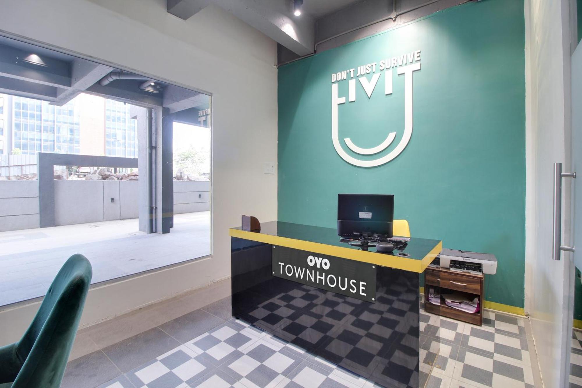 Super Oyo Townhouse 1237 Balewadi Hotel Méribel Village Eksteriør billede