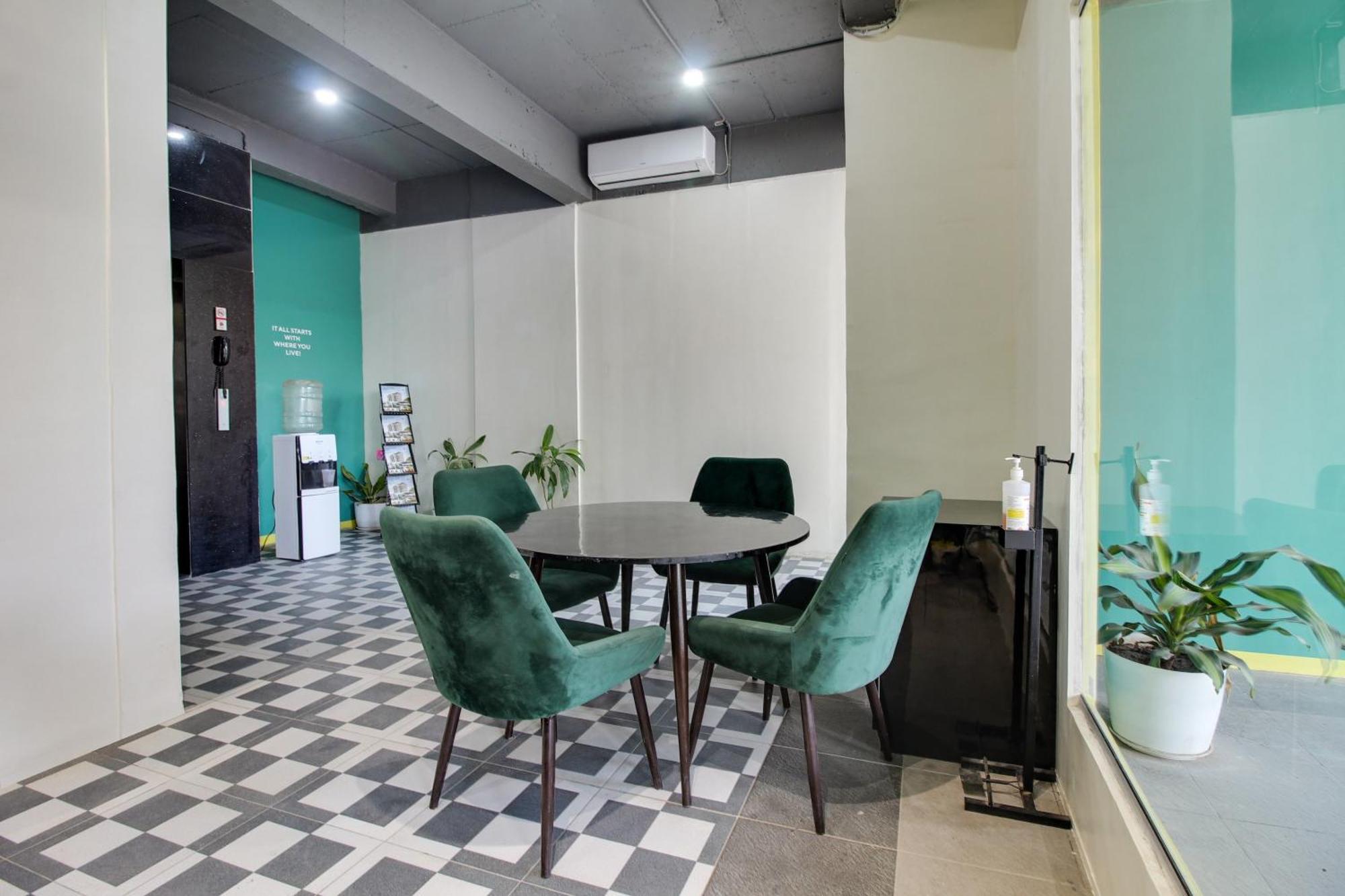 Super Oyo Townhouse 1237 Balewadi Hotel Méribel Village Eksteriør billede