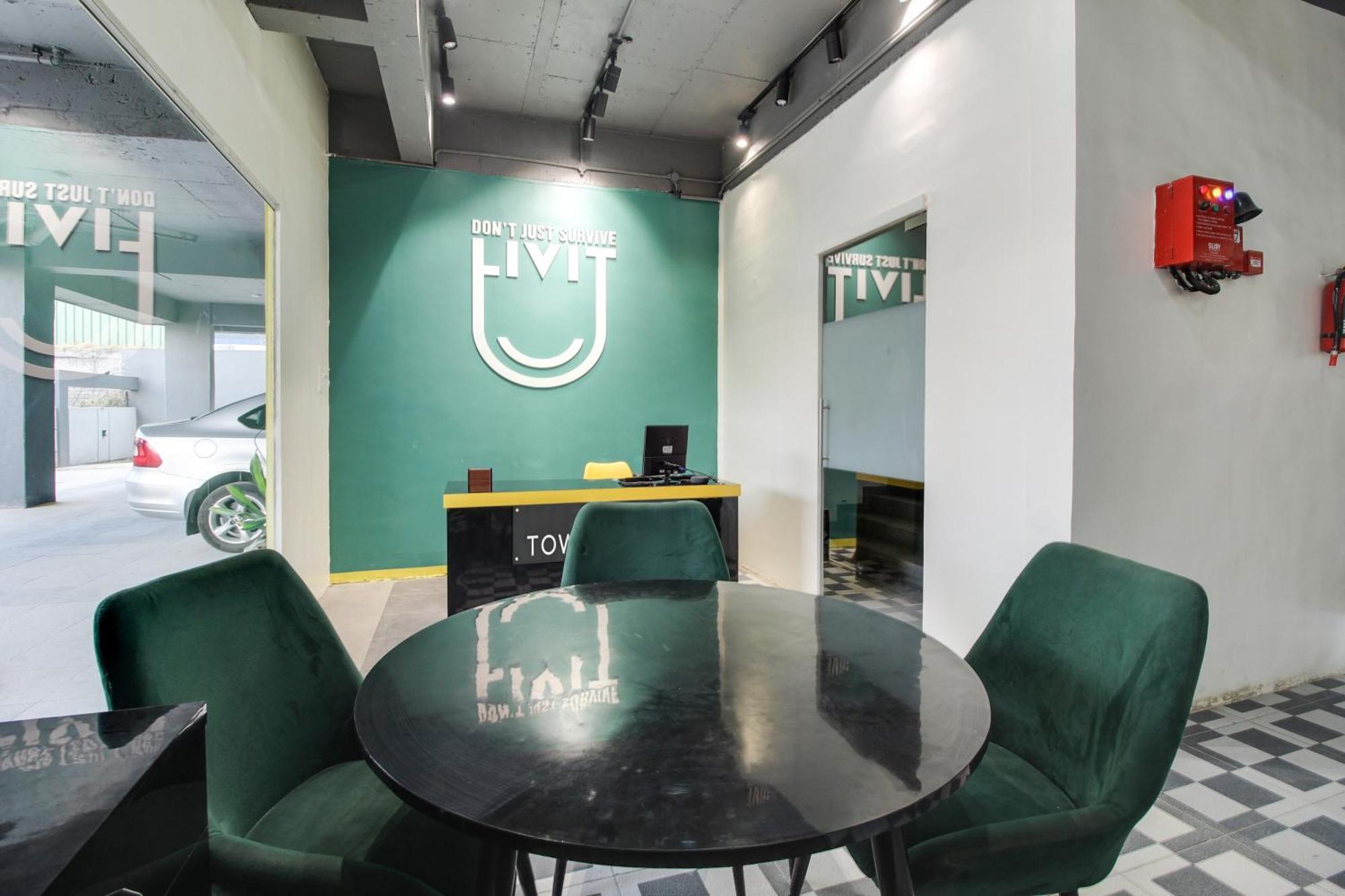 Super Oyo Townhouse 1237 Balewadi Hotel Méribel Village Eksteriør billede